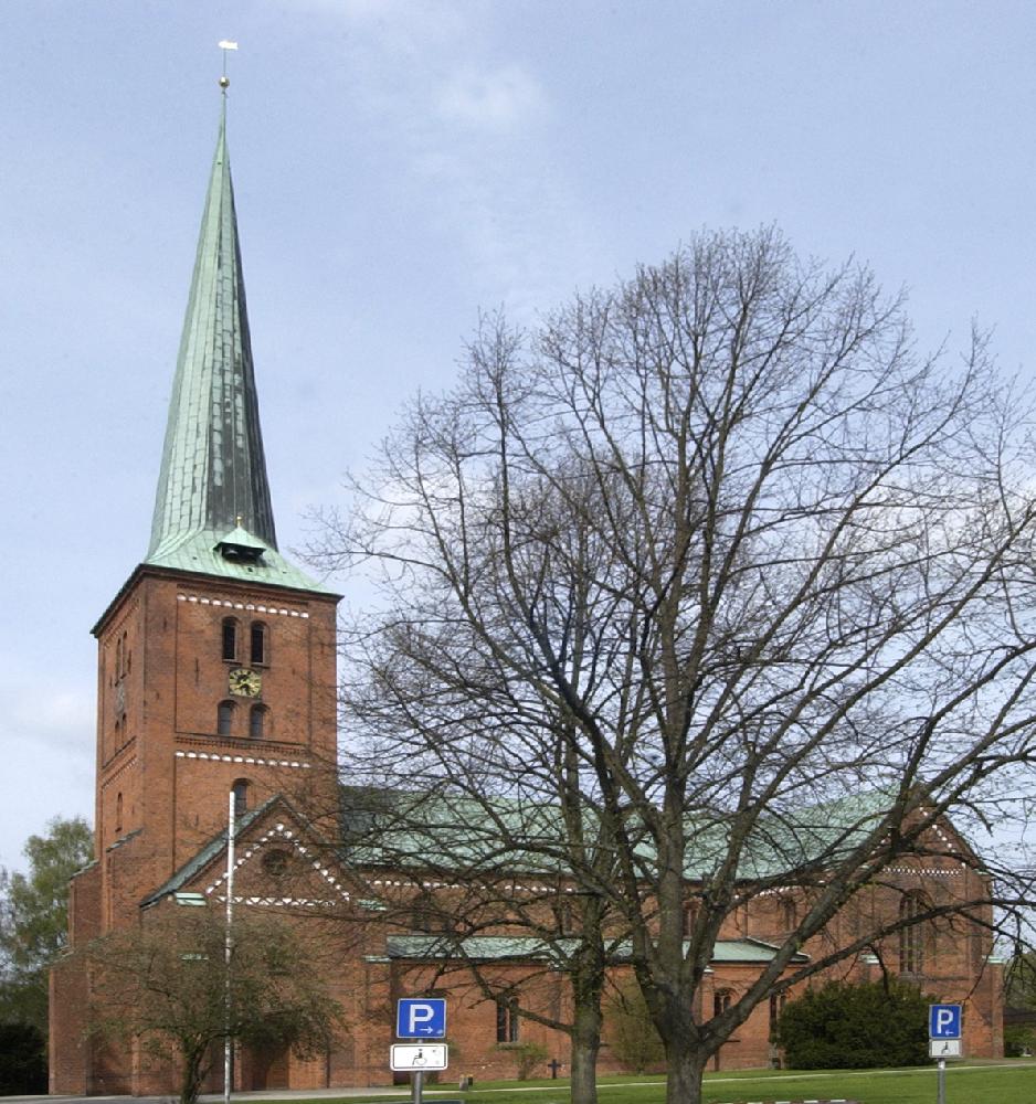 Marienkirche quadrat gerade .jpg