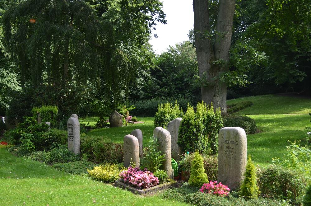 Sommer: Sarg-Rasengräber am Segeberger See