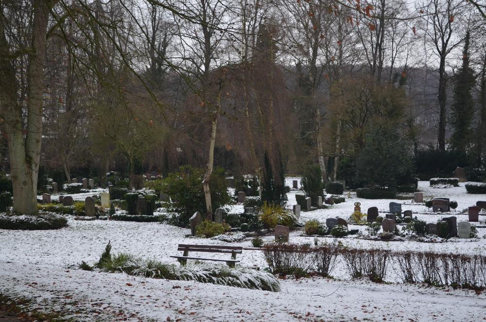 Winter: Blick über den Friedhof