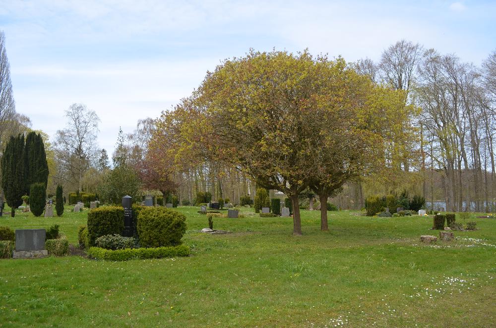 Frühling: Friedhof Kastanienweg