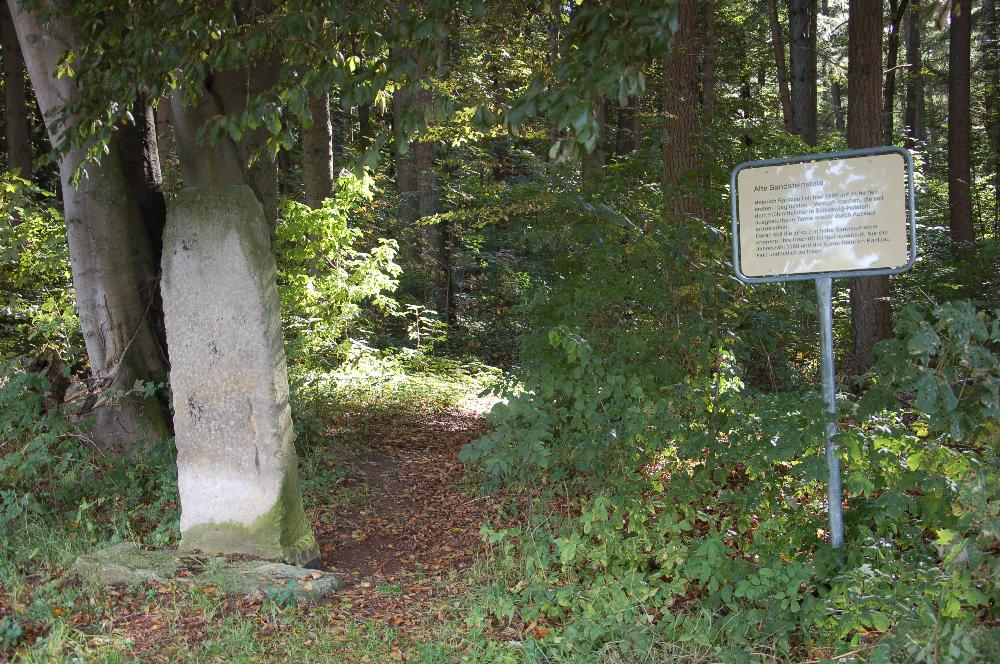 Winseldorf_Alte Sandsteinstehle_03_2015_09270005.JPG